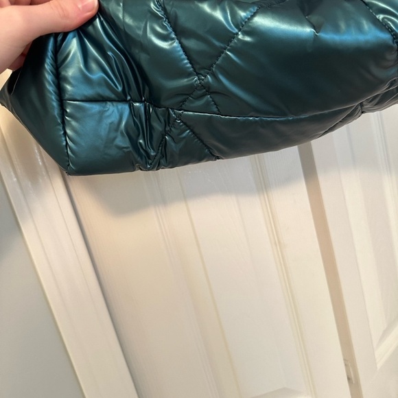 VICTORIA Secret Green Puffer Tote - Picture 11 of 15